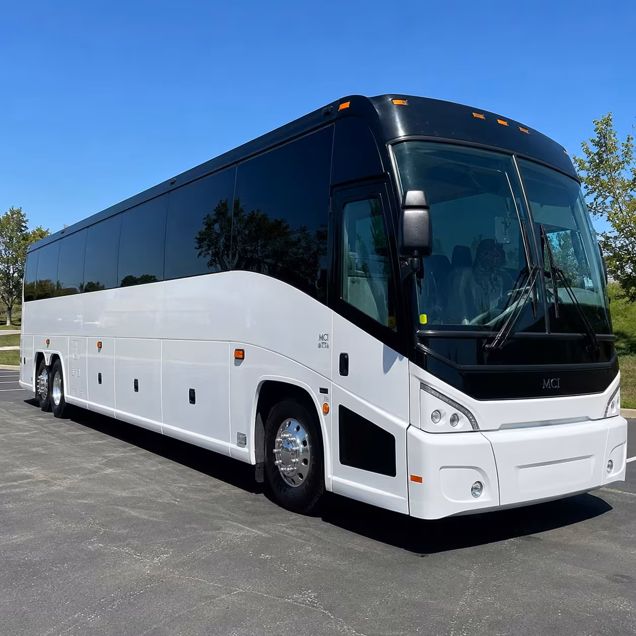 corporate airport shuttle buses in midland for business groups