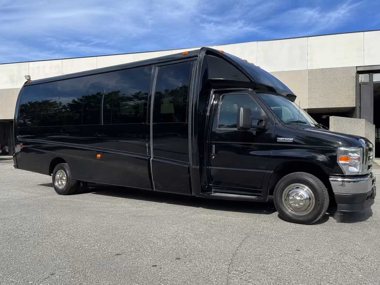 long distance minibus rentals for midland schools and universities