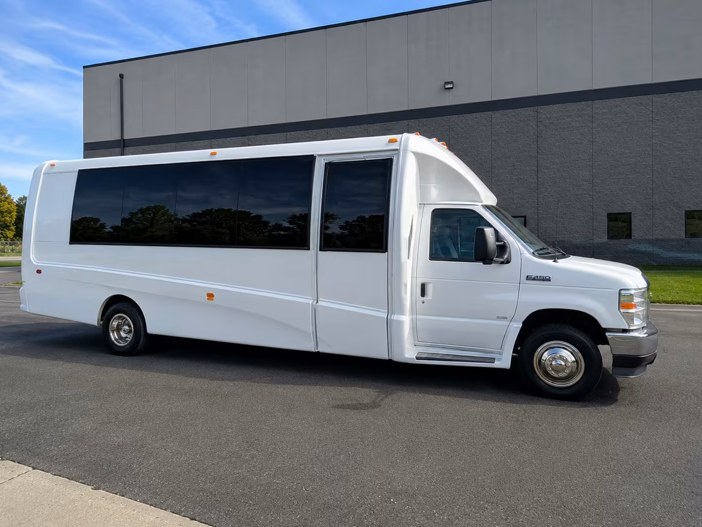 midland minibus rentals for sibley nature center field trips