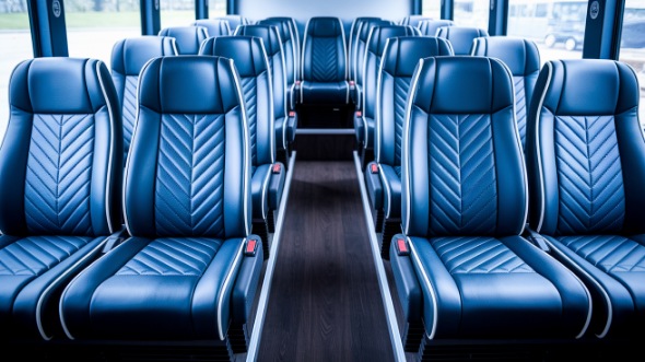 midland 15 passenger minibus rental